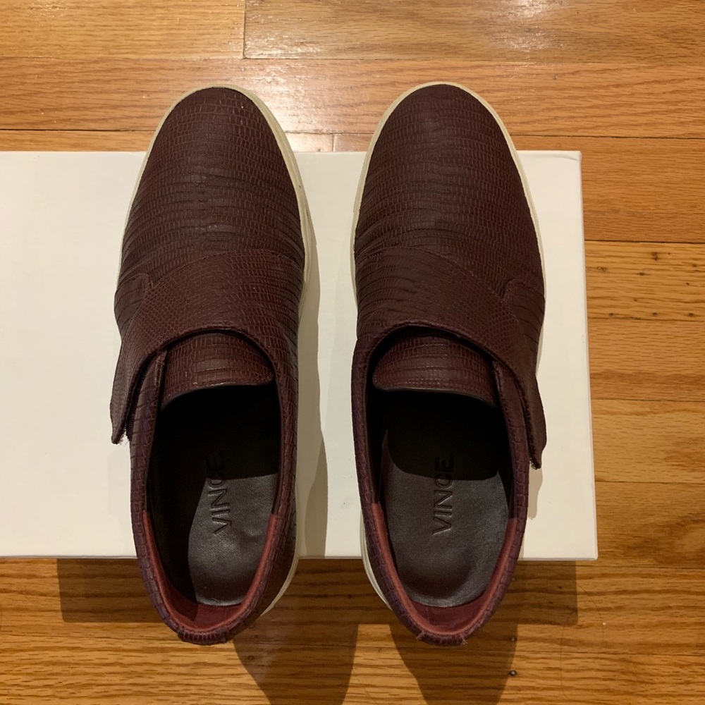 Vince Barton Burgundy Embossed Loafers Sneakers